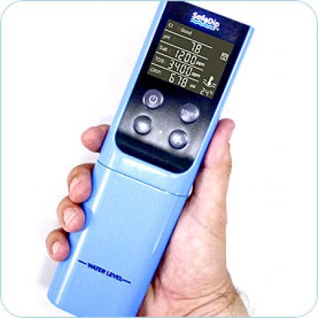 Solaxx® Safedip Digital Water Chermistry Reader