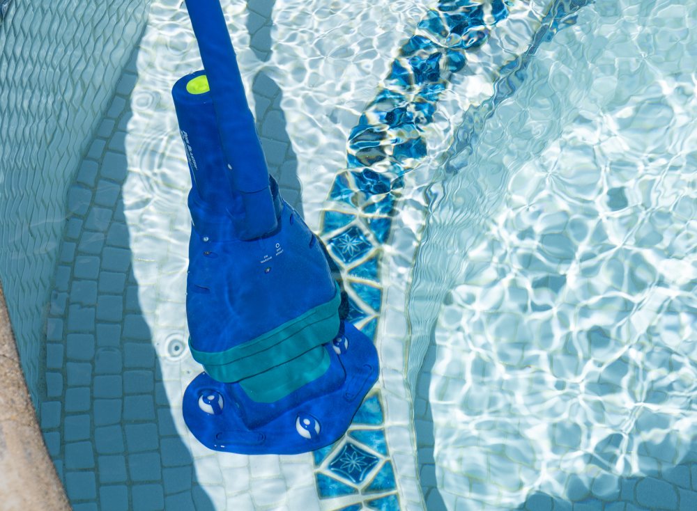 Aqua Select® Pool Blaster® Fusion™ PV-5 Hand-Held Lithium Cleaner