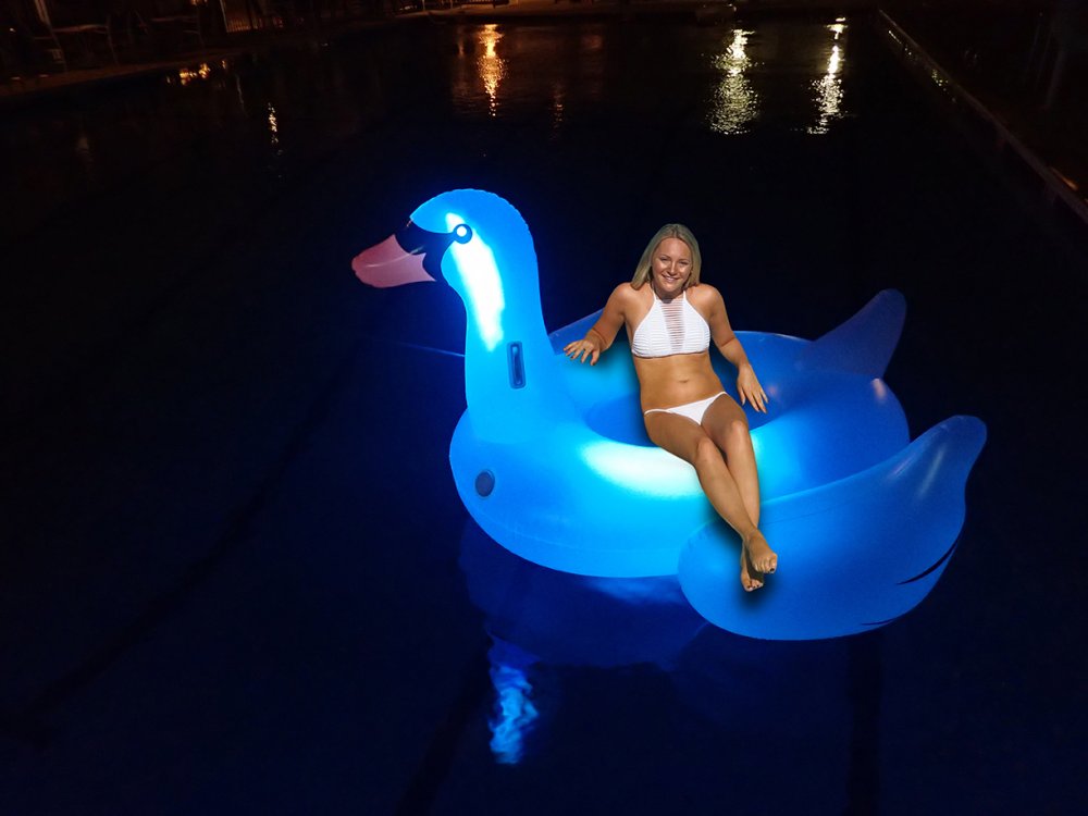 Swimline&reg; Giant LED Light Up Swan